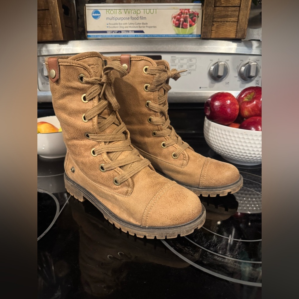 Roxy •Tan Lace-Up Boots 2 in 1 🥾